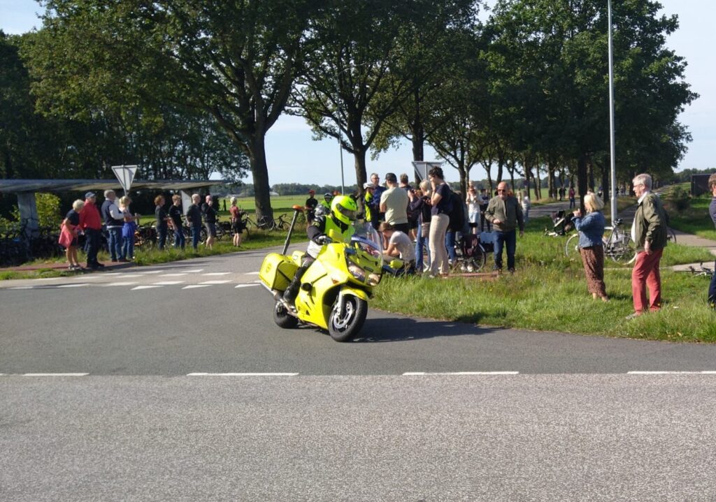 Medische motor van TOP Medical Team langs het parcours